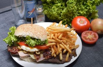 hamburger patatine colesterolo